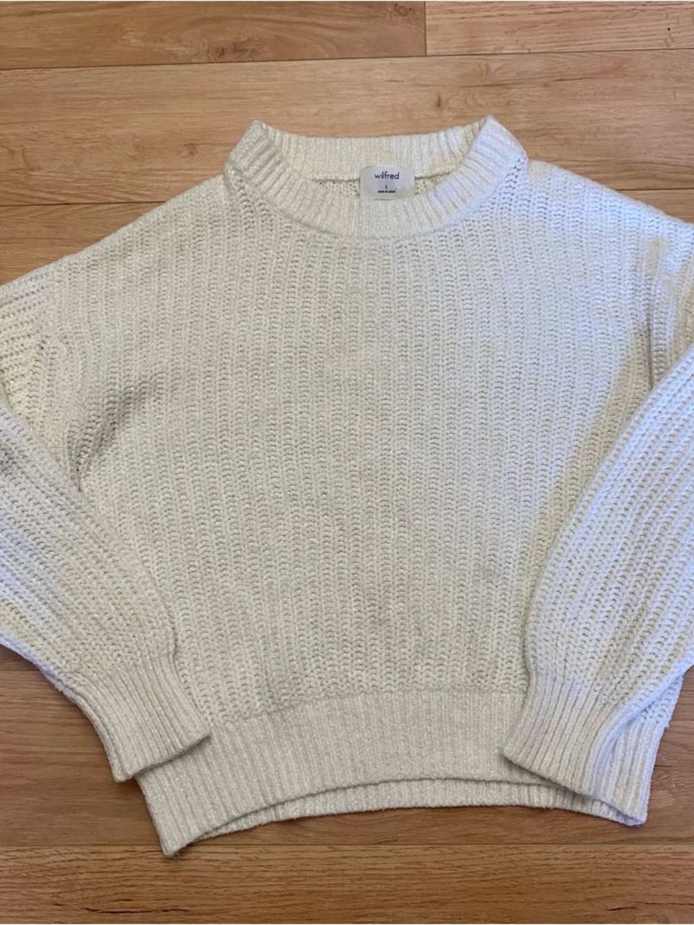 Aritzia Wilfred Essential Chenille Crewneck Sweater - Picture 2 of 16